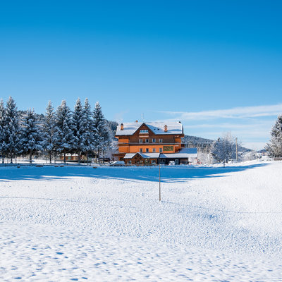 Hotels in Asiago Rasur eingebettet im Schnee